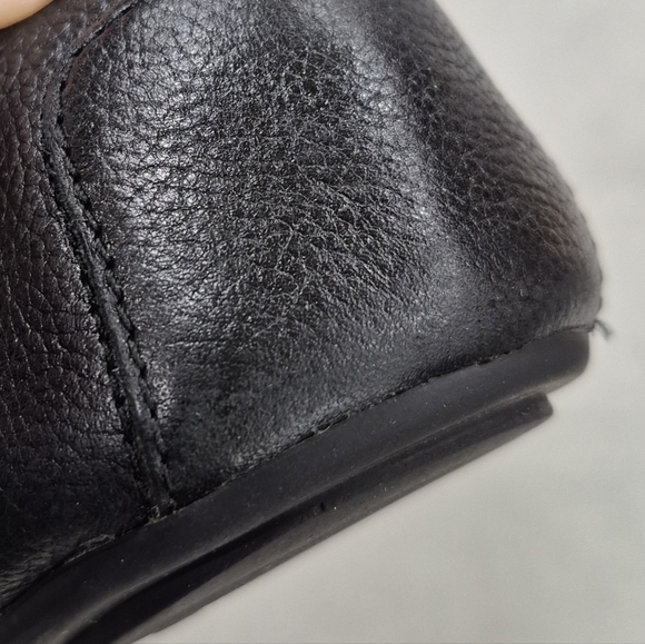 Michael Michael Kors moccasin loafers women's 8 black leather bow logo charm - Picture 15 of 15